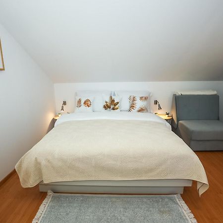 Z&A Studio Apartment With Parking Božava Buitenkant foto