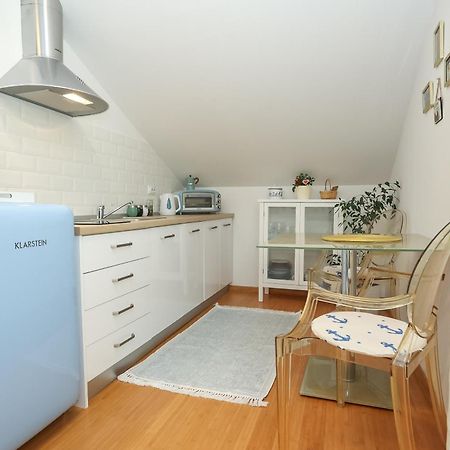 Z&A Studio Apartment With Parking Božava Buitenkant foto