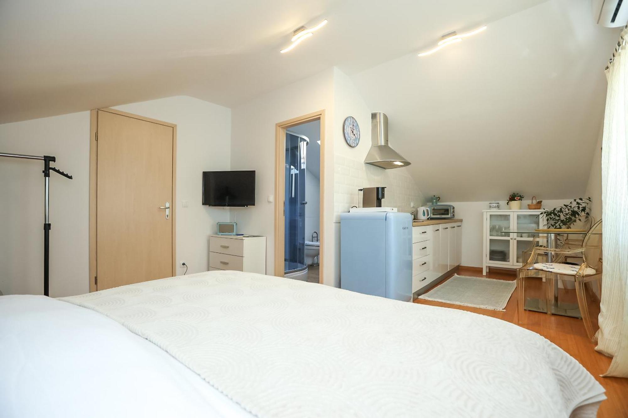 Z&A Studio Apartment With Parking Božava Buitenkant foto